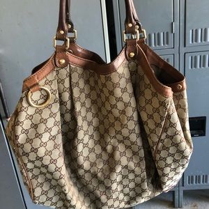 Gucci large Sukey hobo bag